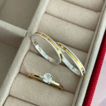 Alianças em Prata 950 - Maya - 2mm - com Filetes Banhados no Ouro 18K - Solitário Tradicional