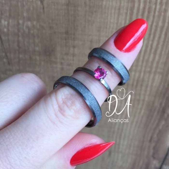 Par de Alianças em Prata 950  Banho  Ródio Negro - 4mm   Modelo: DA-021-1  Solitário Tradicional