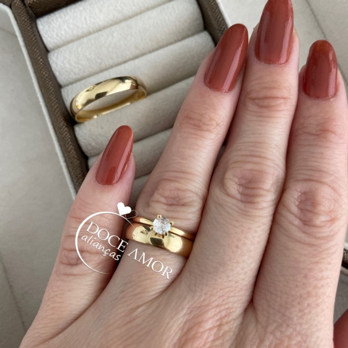 Par de Alianças em Prata 950  Banho Ouro 18K  - 4mm   Modelo: DA-016-2 Solitário Tradicional