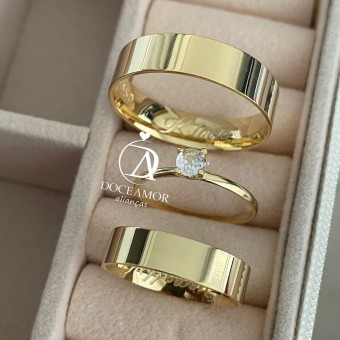 Par de Alianças em Prata 950 	Banho Ouro 18K  5mm e 6mm Modelo: DA-027-2  Solitário Tradicional